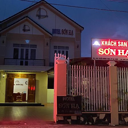 Khach San Son Ha Hotel Tỉnh Kontum Exterior foto