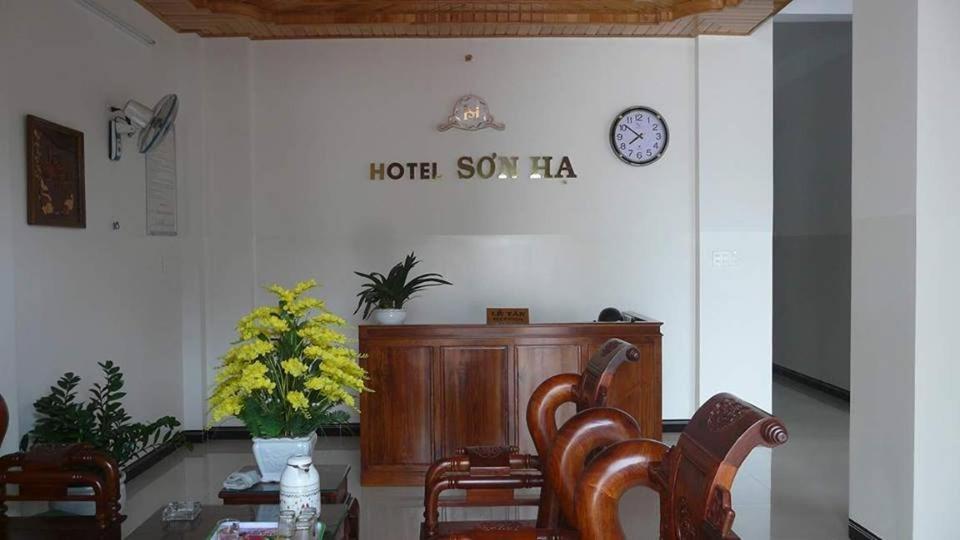 Khach San Son Ha Hotel Tỉnh Kontum Exterior foto