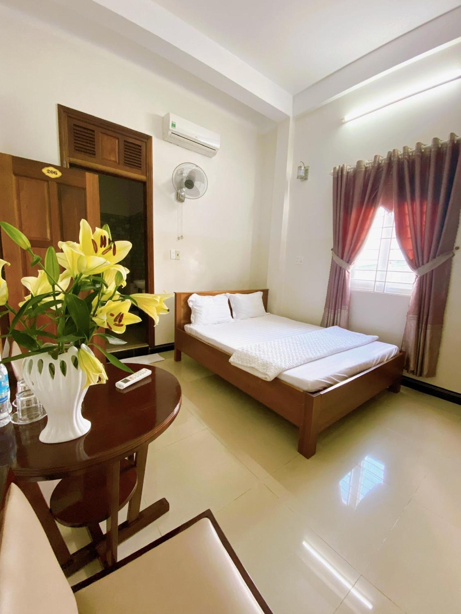 Khach San Son Ha Hotel Tỉnh Kontum Exterior foto