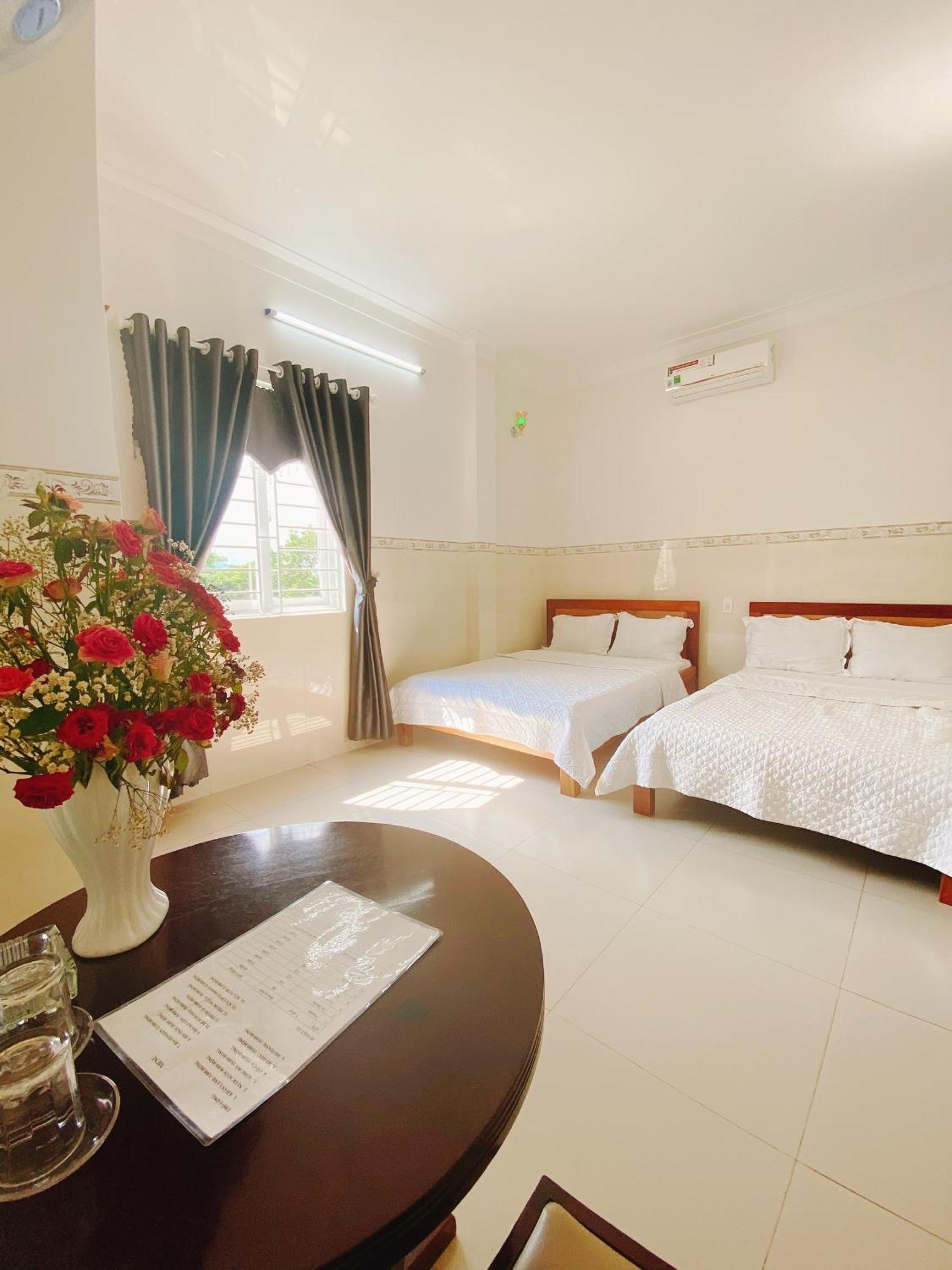 Khach San Son Ha Hotel Tỉnh Kontum Exterior foto