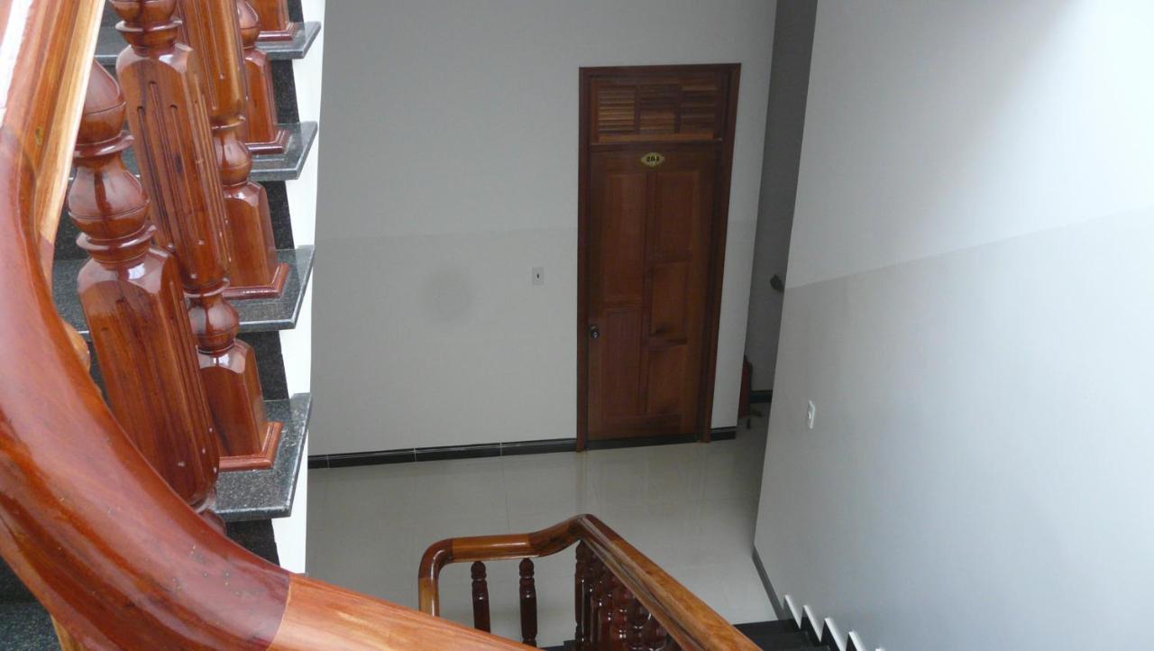 Khach San Son Ha Hotel Tỉnh Kontum Exterior foto